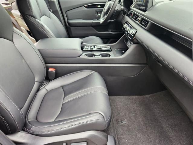 new 2025 Honda Pilot car, priced at $48,950