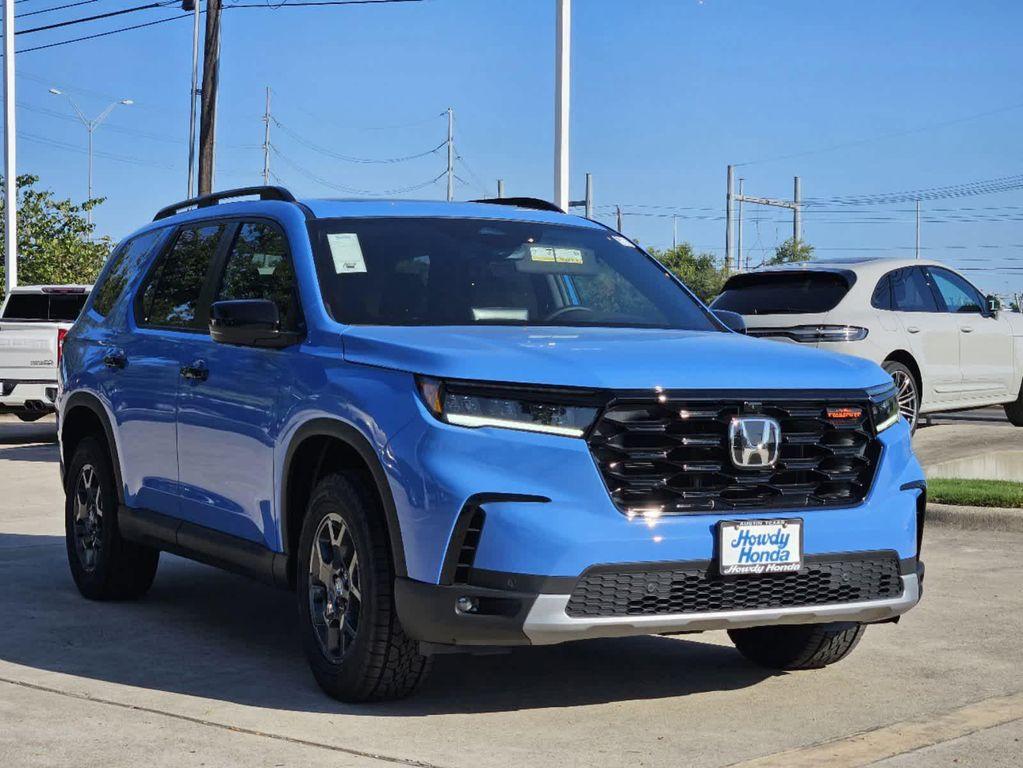 new 2025 Honda Pilot car, priced at $51,830