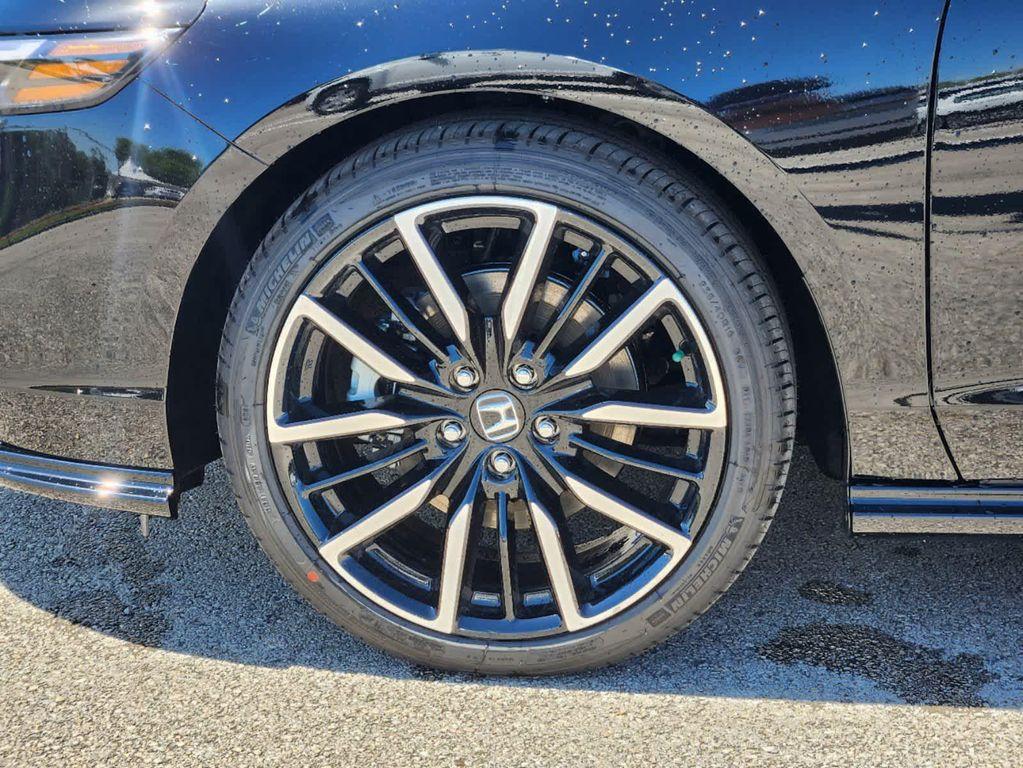 new 2025 Honda Accord Hybrid car, priced at $40,450