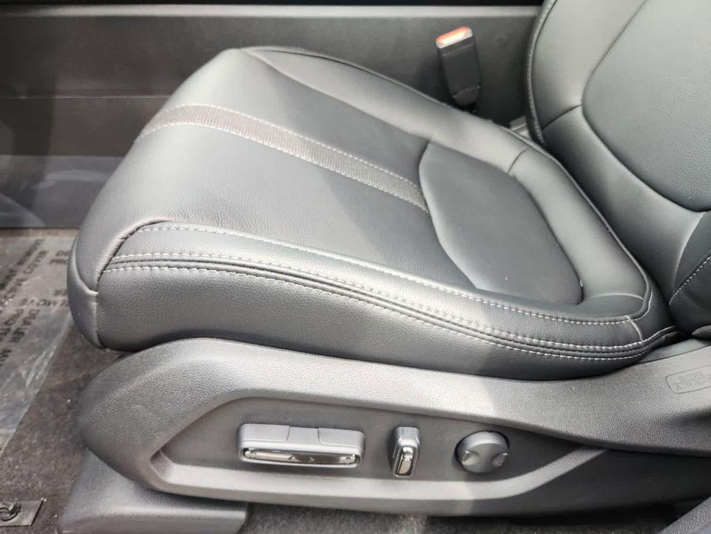 new 2025 Honda Pilot car, priced at $46,885