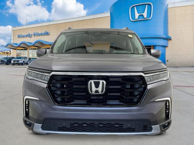 new 2025 Honda Pilot car, priced at $56,250