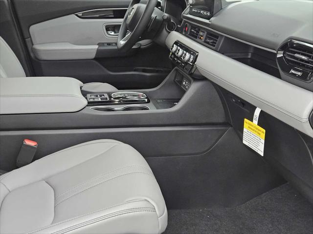 new 2025 Honda Pilot car, priced at $51,150