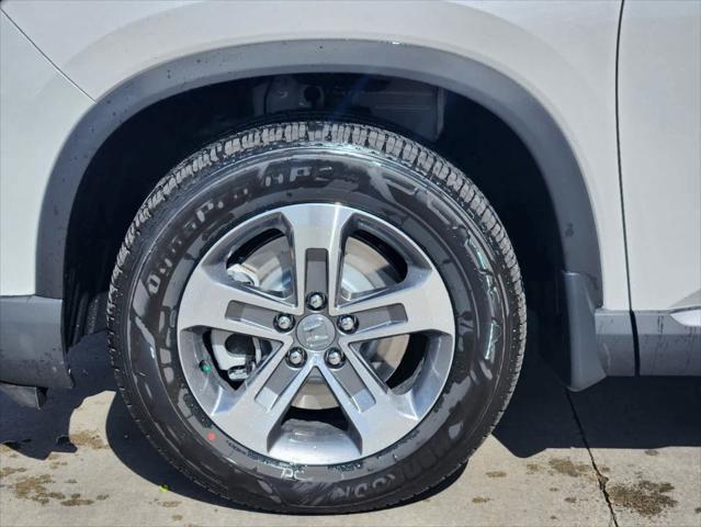 new 2025 Honda Pilot car, priced at $45,405