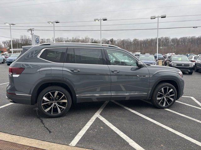 new 2025 Volkswagen Atlas car, priced at $56,356