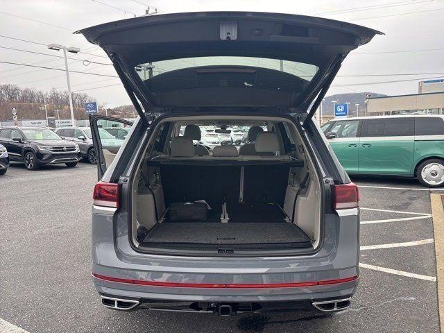 new 2025 Volkswagen Atlas car, priced at $56,356