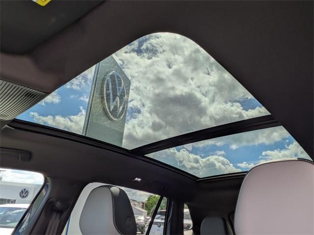 new 2025 Volkswagen Tiguan car, priced at $40,976