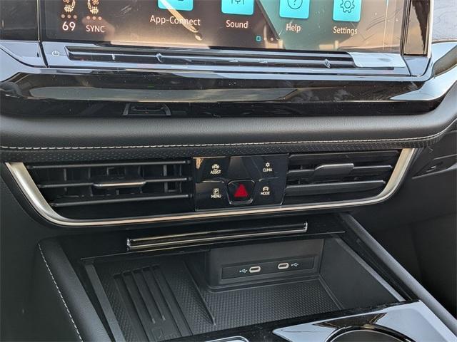 new 2026 Volkswagen Atlas car, priced at $50,651