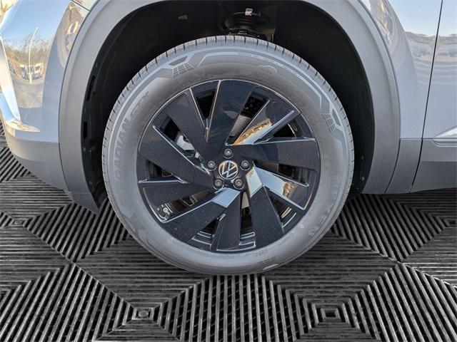 new 2026 Volkswagen Atlas car, priced at $50,651