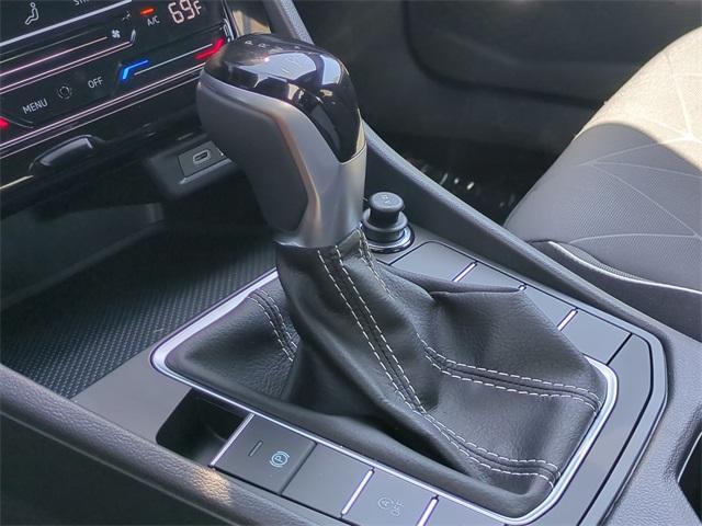 new 2025 Volkswagen Jetta car, priced at $25,811