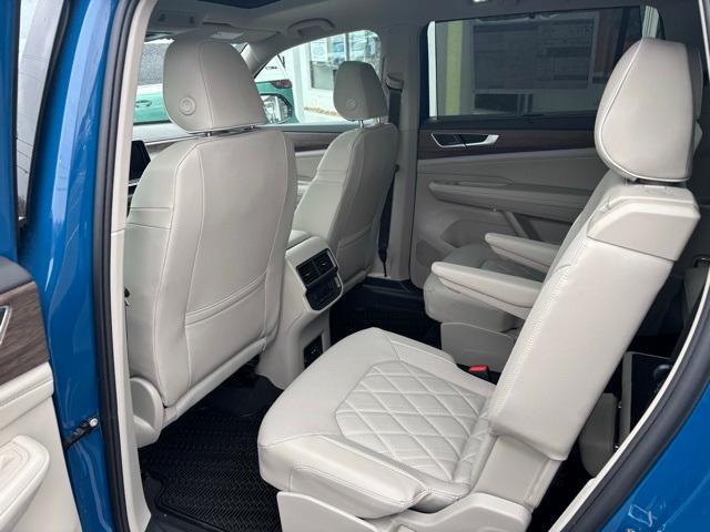 new 2025 Volkswagen Atlas car, priced at $56,136