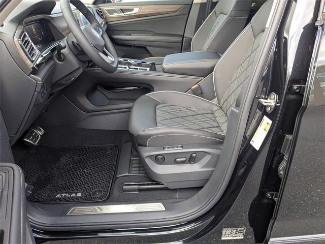 new 2025 Volkswagen Atlas car, priced at $56,596
