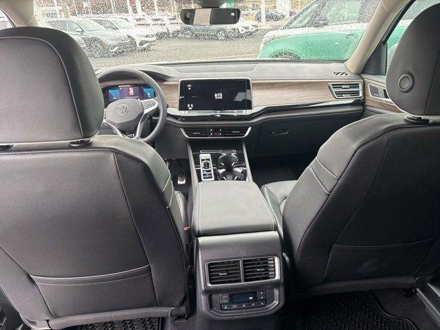 new 2025 Volkswagen Atlas car, priced at $55,901
