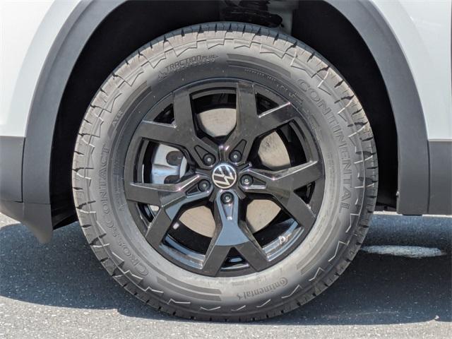 new 2025 Volkswagen Atlas car, priced at $49,351