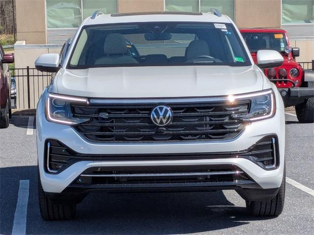 new 2025 Volkswagen Atlas car, priced at $56,083