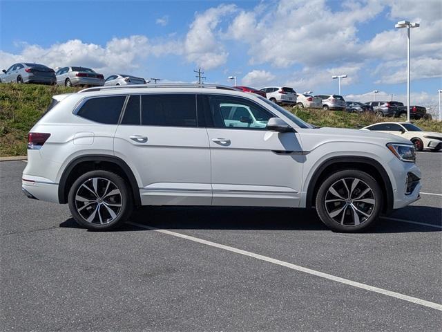 new 2025 Volkswagen Atlas car, priced at $56,083