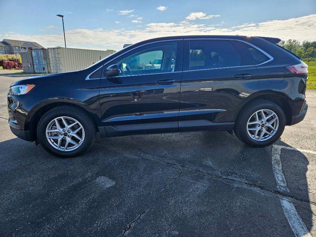 used 2024 Ford Edge car, priced at $30,900