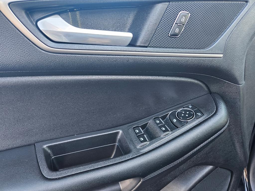 used 2024 Ford Edge car, priced at $30,900