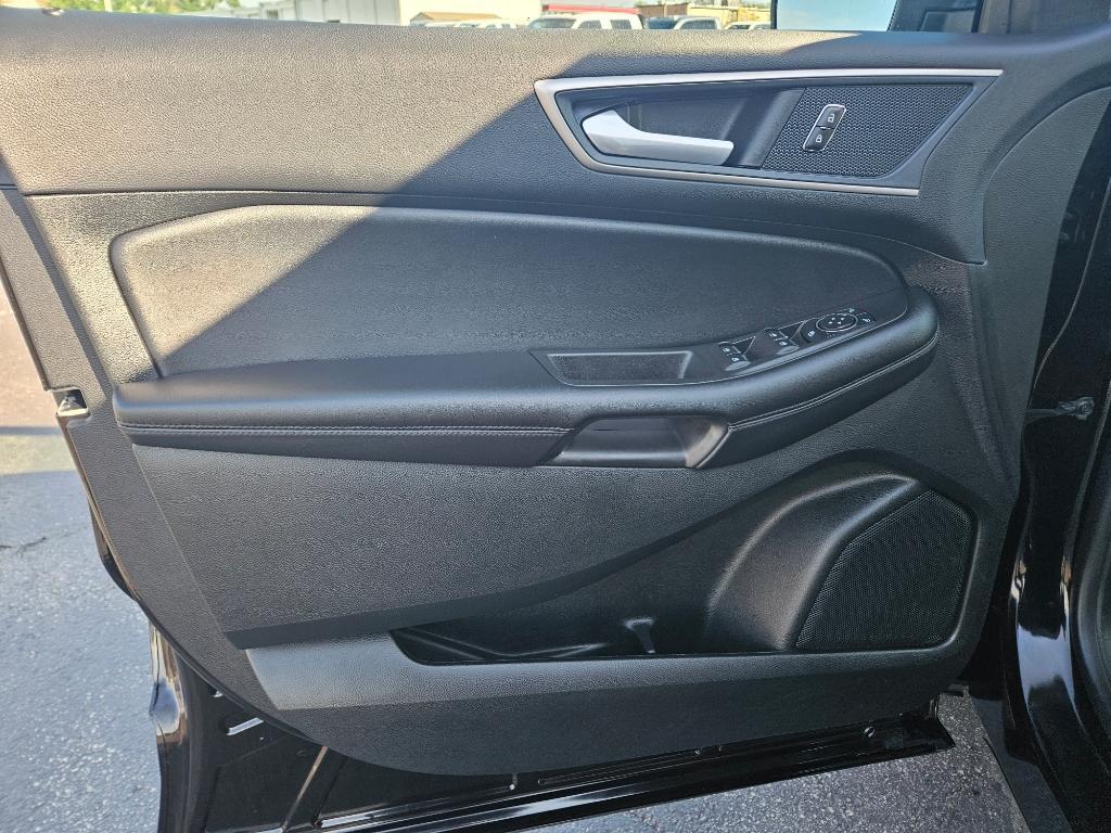 used 2024 Ford Edge car, priced at $30,900