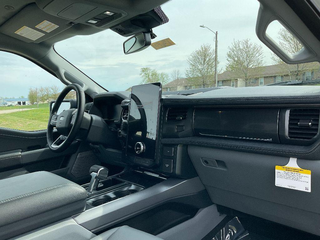 new 2025 Ford F-150 Lightning car