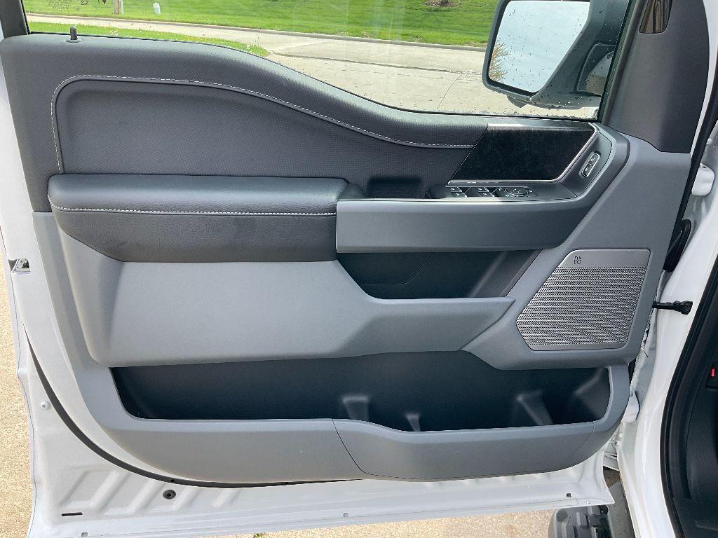 new 2025 Ford F-150 Lightning car