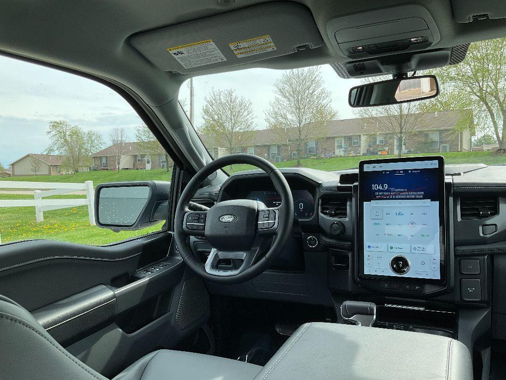 new 2025 Ford F-150 Lightning car