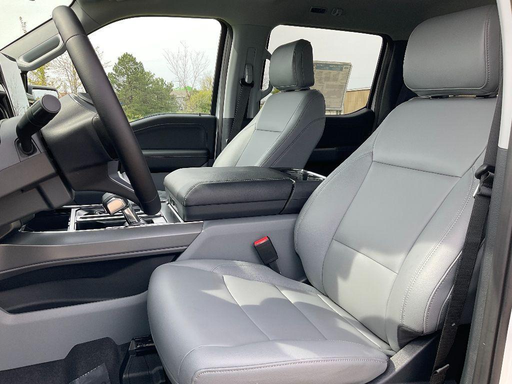 new 2025 Ford F-150 Lightning car