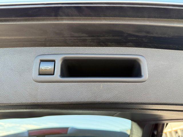 used 2021 Toyota Highlander car, priced at $27,900