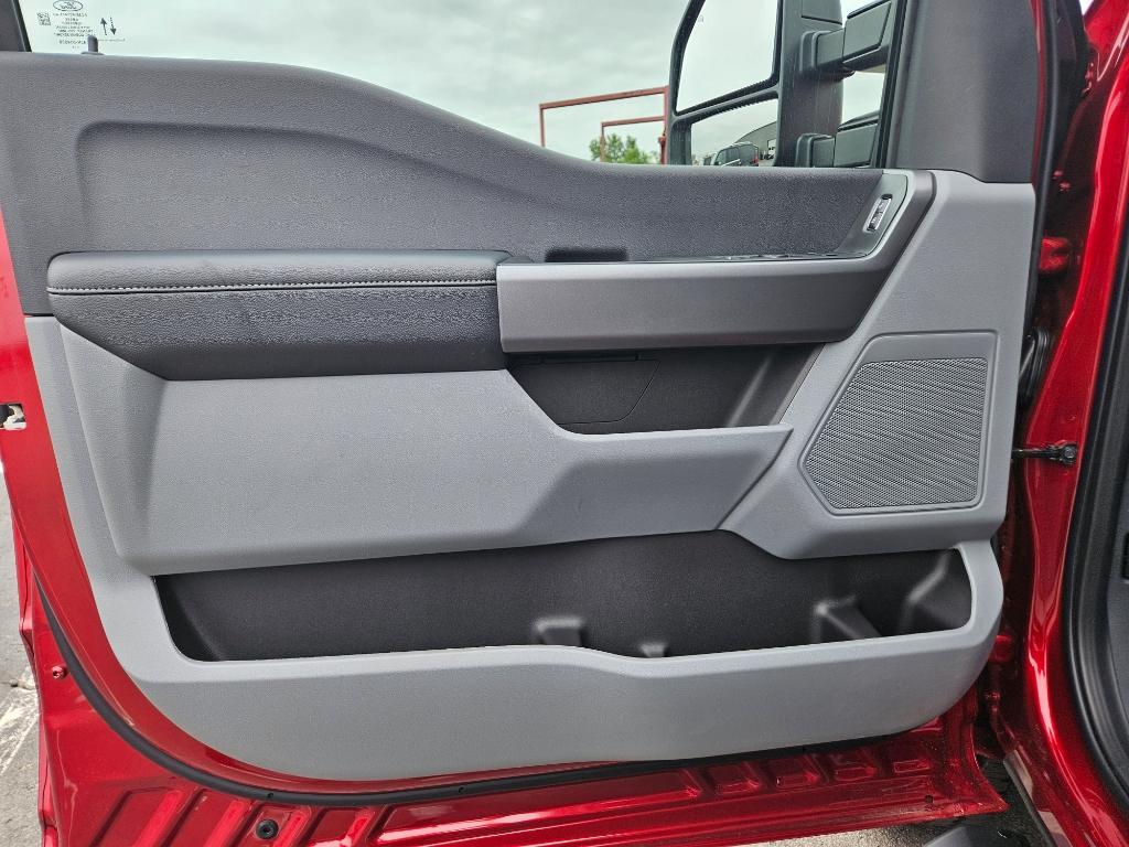 new 2025 Ford F-350 car, priced at $72,520