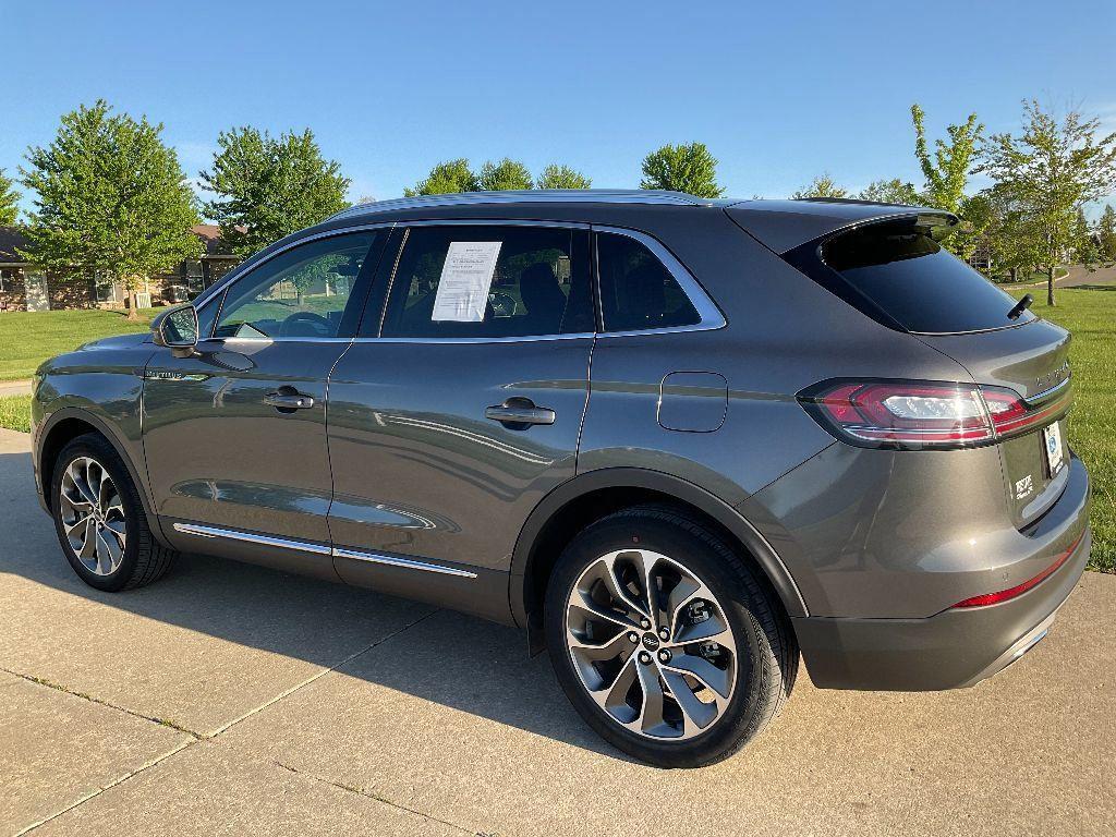 used 2022 Lincoln Nautilus car, priced at $41,800