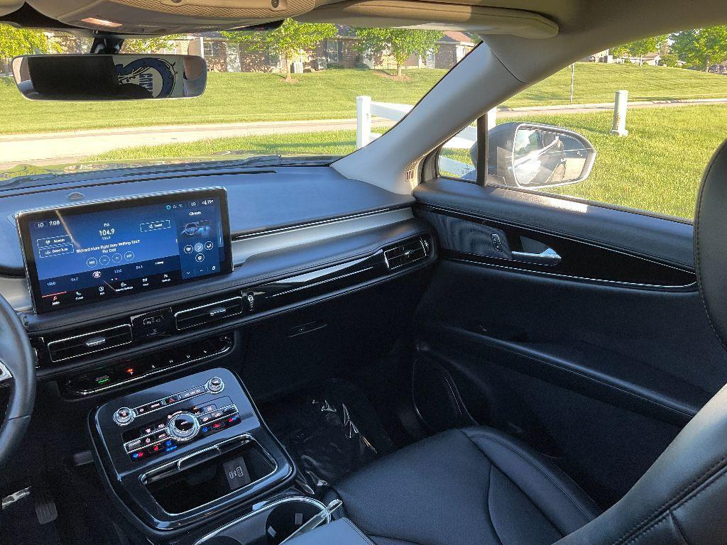 used 2022 Lincoln Nautilus car, priced at $43,000