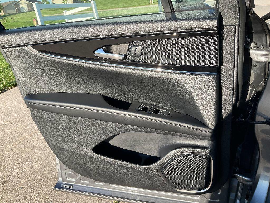 used 2022 Lincoln Nautilus car, priced at $41,800