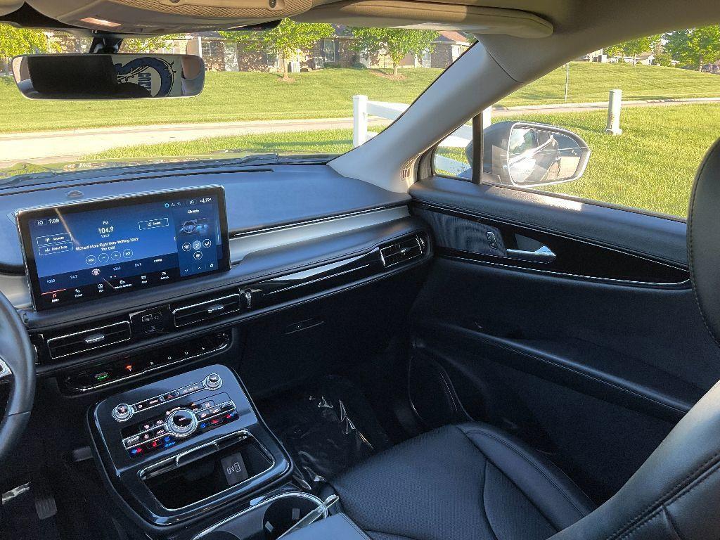 used 2022 Lincoln Nautilus car, priced at $41,800