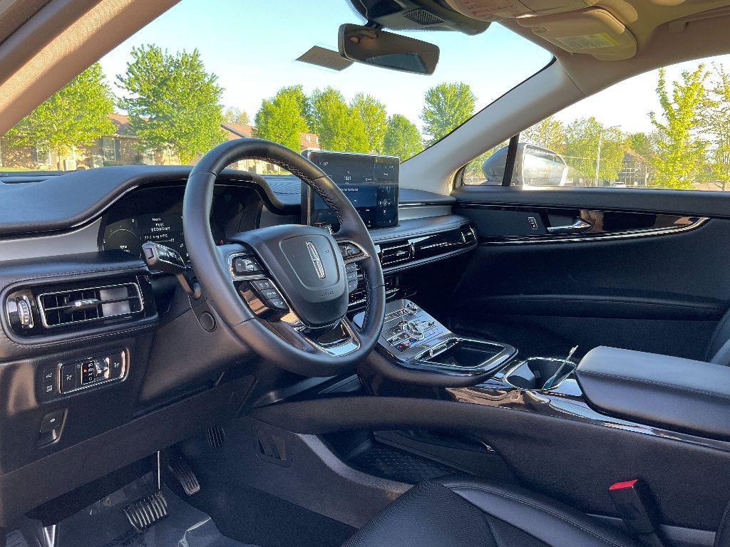 used 2022 Lincoln Nautilus car, priced at $43,000