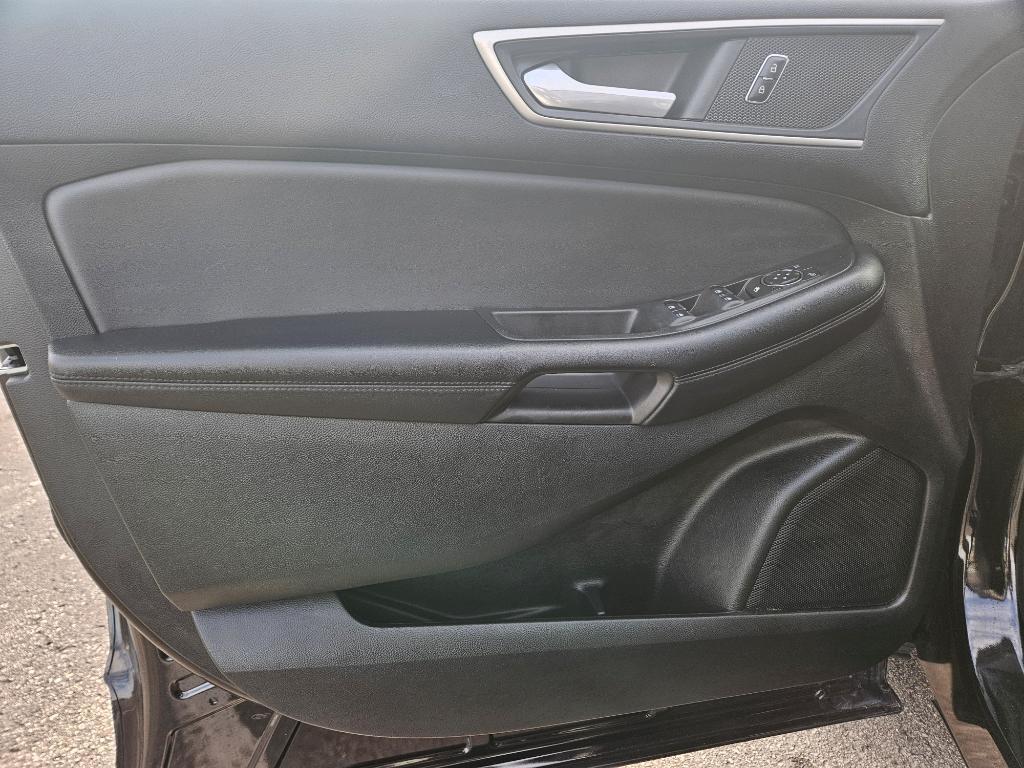 used 2022 Ford Edge car