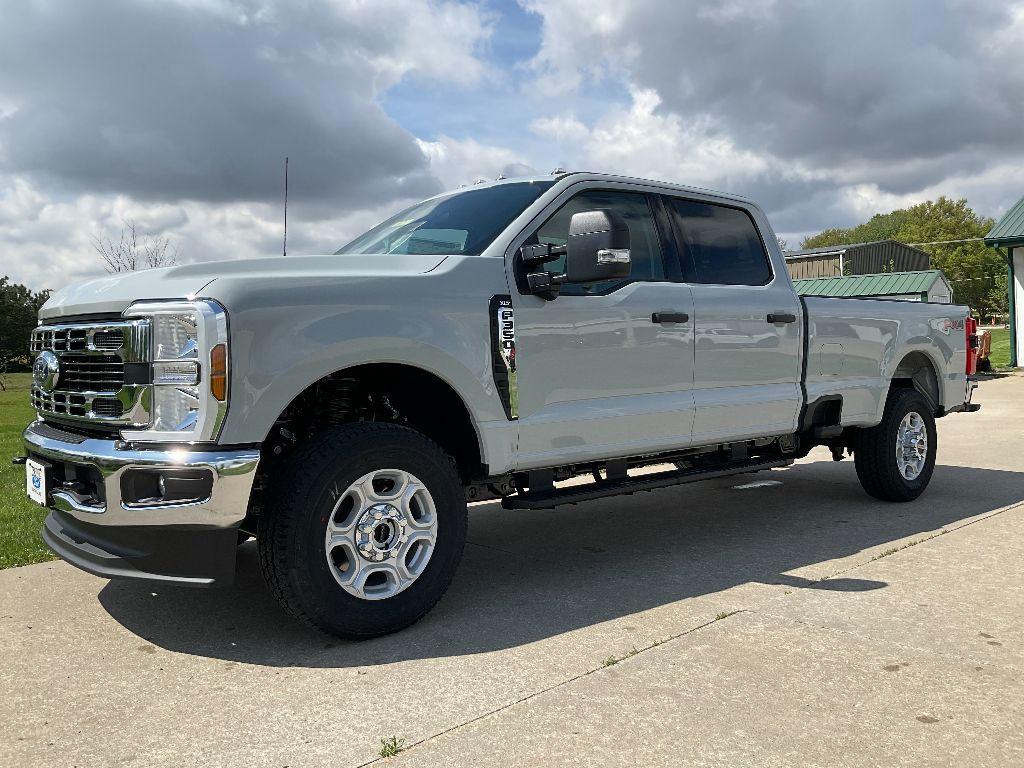 new 2025 Ford F-350 car, priced at $65,635