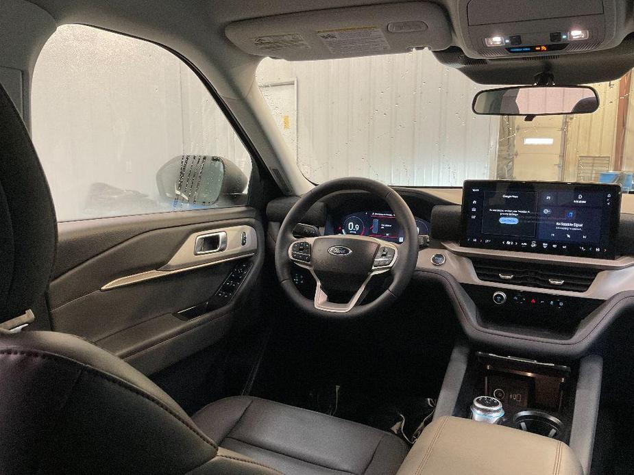 new 2025 Ford Explorer car, priced at $47,105