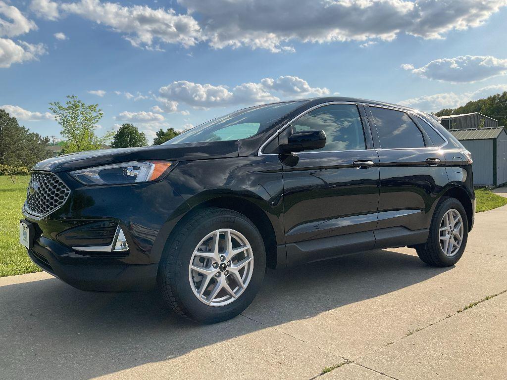 used 2024 Ford Edge car, priced at $30,150
