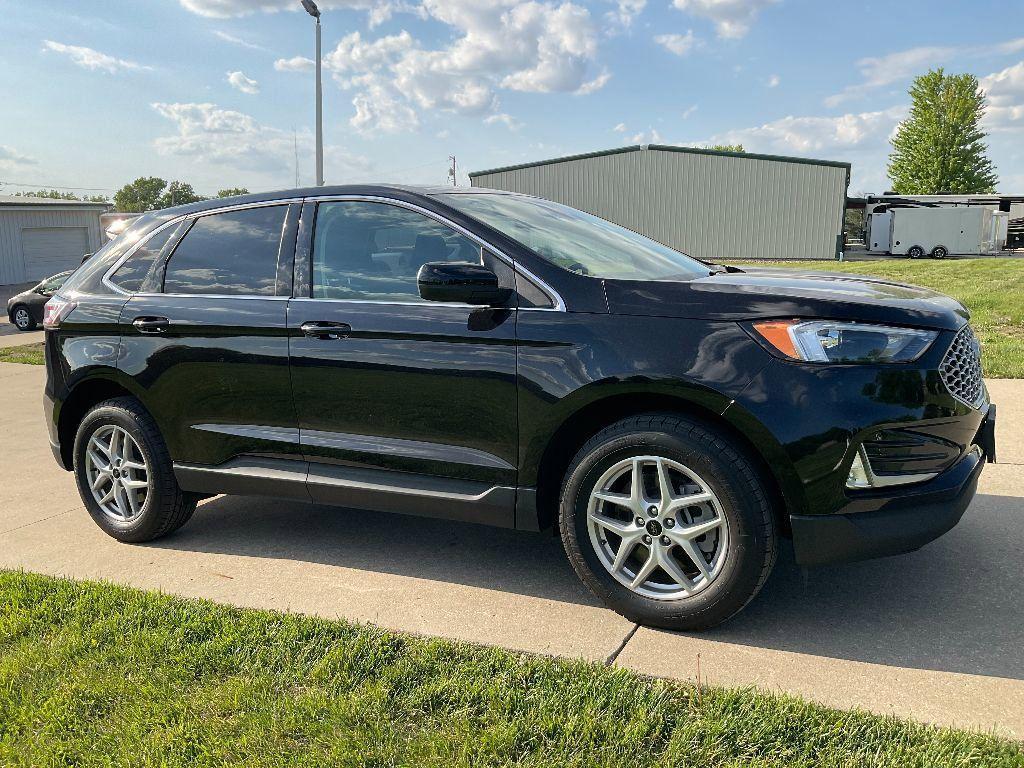 used 2024 Ford Edge car, priced at $29,750