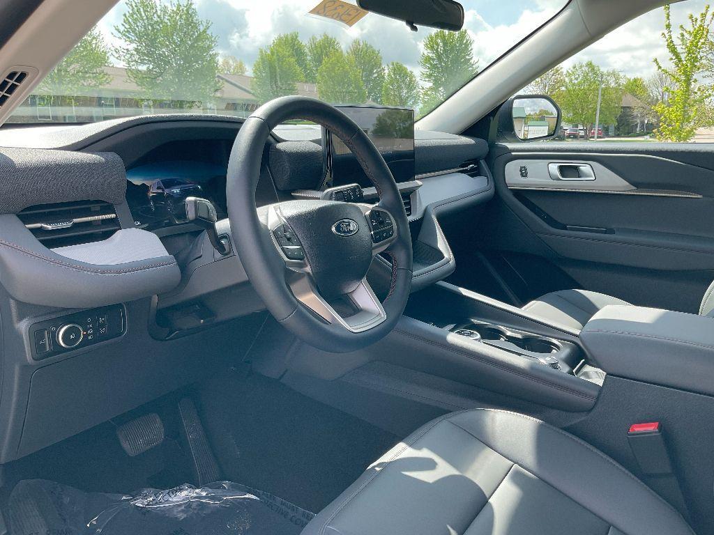 new 2025 Ford Explorer car, priced at $49,000