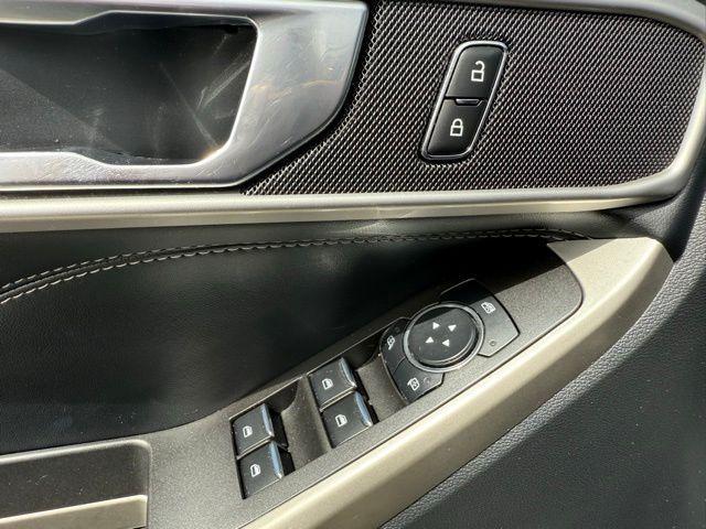 used 2023 Ford Explorer car, priced at $33,880