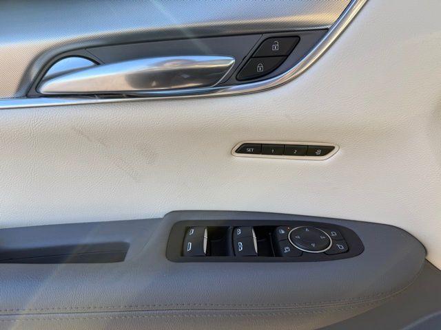 used 2022 Cadillac XT5 car, priced at $33,000