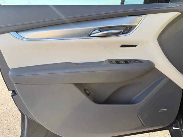 used 2022 Cadillac XT5 car, priced at $33,000