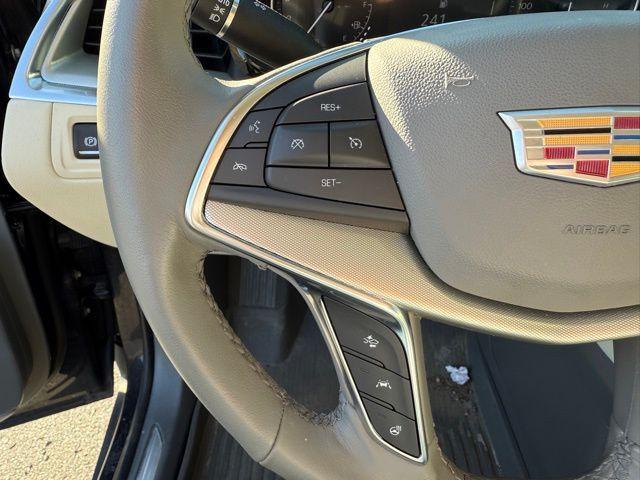 used 2022 Cadillac XT5 car, priced at $33,000