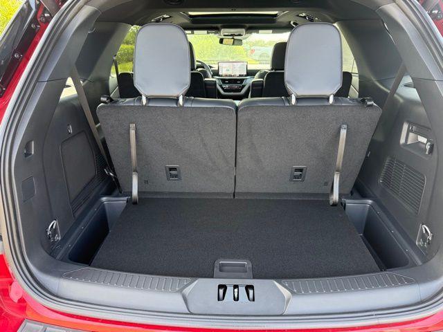 new 2025 Ford Explorer car, priced at $52,325