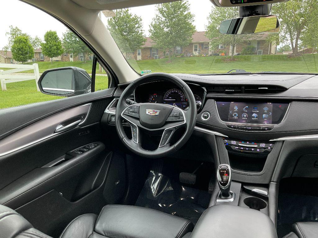 used 2017 Cadillac XT5 car, priced at $18,500