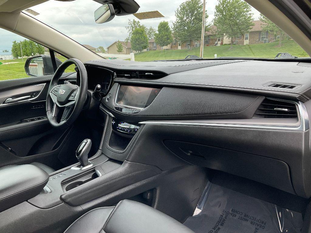 used 2017 Cadillac XT5 car, priced at $18,500