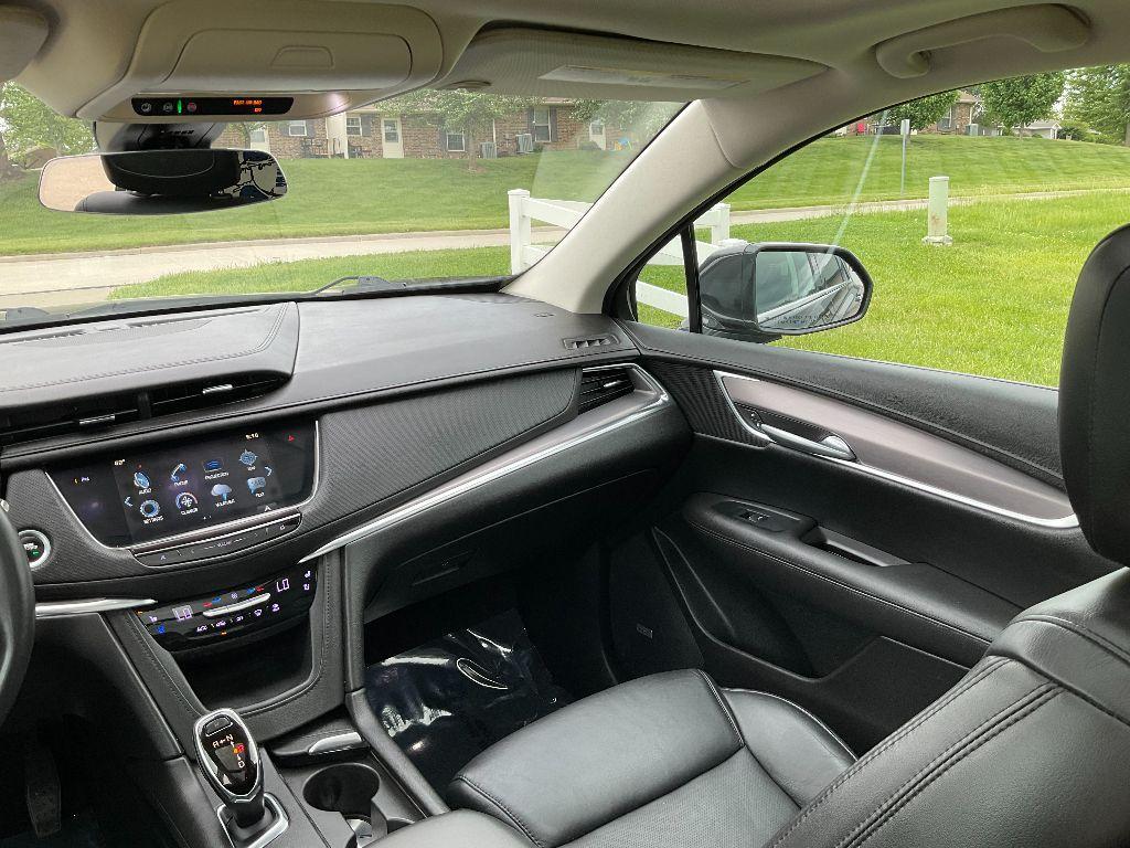 used 2017 Cadillac XT5 car, priced at $18,500
