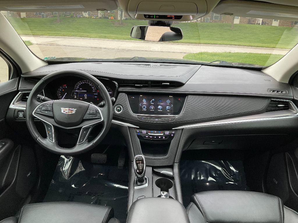 used 2017 Cadillac XT5 car, priced at $18,000