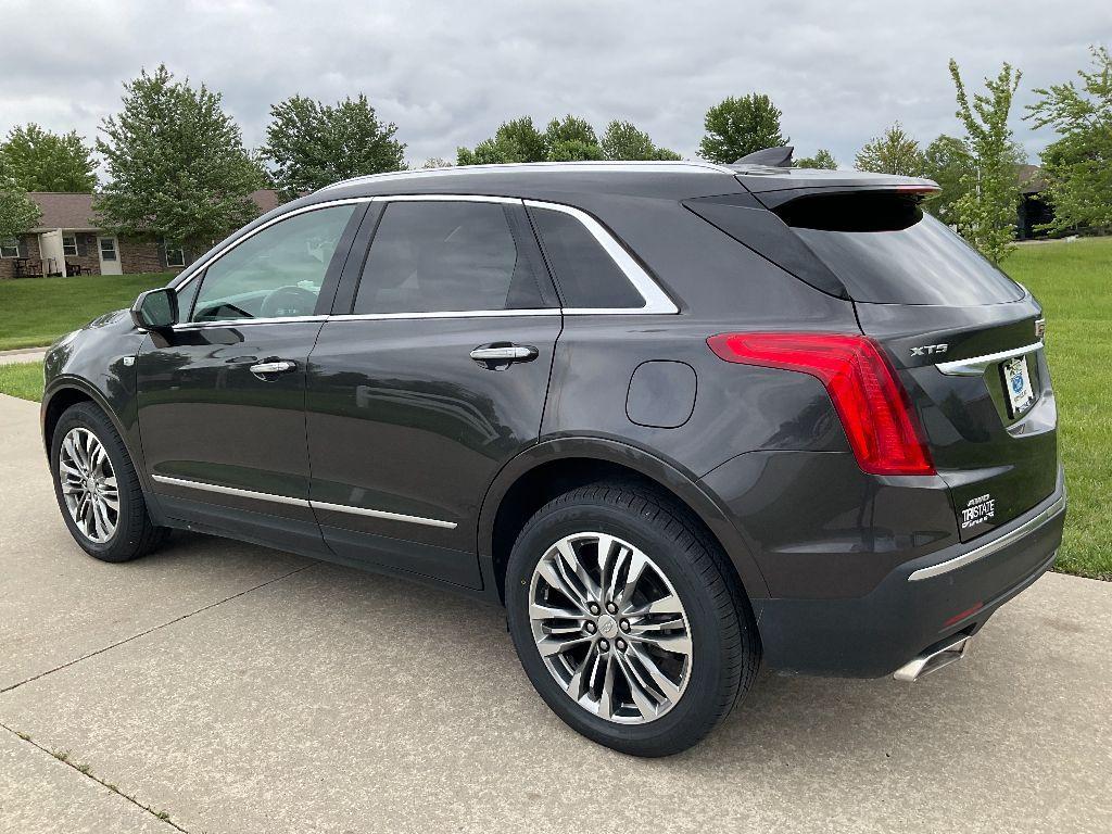 used 2017 Cadillac XT5 car, priced at $18,500