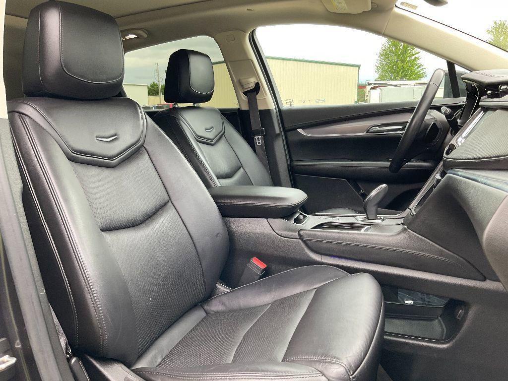 used 2017 Cadillac XT5 car, priced at $18,000